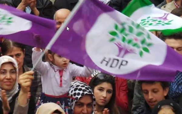 Τουρκία: Η πρόσκληση του φιλοκουρδικού HDP στη συμμαχία της αντιπολίτευσης προκαλεί ανησυχία στους εθνικιστές εταίρους