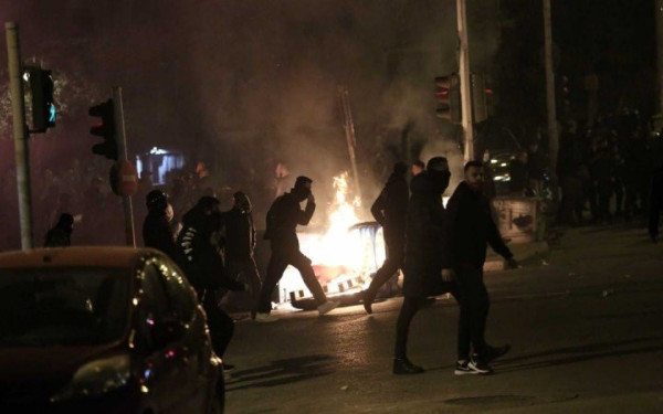 Ο κοριός της Αντιτρομοκρατικής «συνέλαβε» τον υποκινητή των επεισοδίων στη Ν. Σμύρνη (βίντεο)