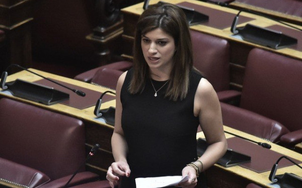 Νοτοπούλου: «Με ποιο σχέδιο ανοίγει ο ελληνικός τουρισμός κ. Θεοχάρη;»