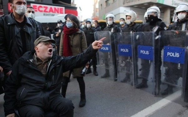 Περίμεναν βουλευτή του φιλοκουρδικού κόμματος να βγει από τη Βουλή για να τον συλλάβουν