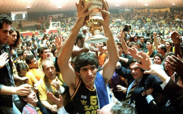 «Και στο Τορίνο ξανά μαζί σου...»: Το ευρωπαϊκό έπος του Άρη, 30 χρόνια πριν (βίντεο)