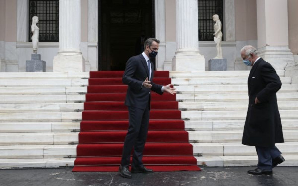 Μητσοτάκης για βασιλιά Κάρολο: «Ευχόμαστε ταχεία και πλήρη ανάρρωση»