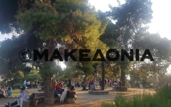 Θεσσαλονίκη: Κοσμοσυρροή στην παραλία και τους Κήπους του Πασά (βίντεο-φωτ.)