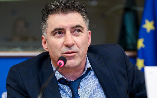 Γράφουν-σβήνουν για τις «γαλάζιες» λίστες της Θεσσαλονίκης