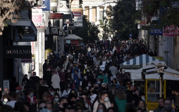 Α. Εξαδάκτυλος: Σφίγγεται το στομάχι μας με τις εικόνες συνωστισμού-Υπερτιμημένα τα self tests (βίντεο)