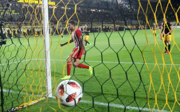 Νοκ άουτ με δύο μπαλιές ο Άρης (video)