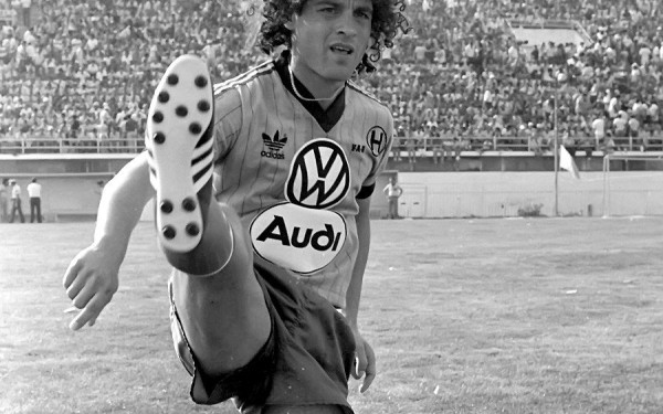 Η μέρα που το ποδόσφαιρο έχασε τον Βασίλη Χατζηπαναγή (videos)