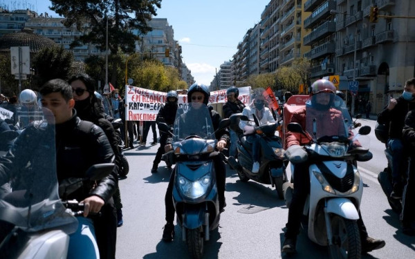 Θεσσαλονίκη: Στους δρόμους και πάλι οι διανομείς για καλύτερες συνθήκες εργασίας