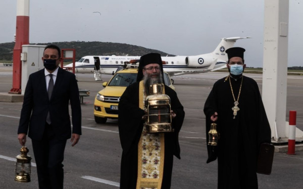 Τι ώρα θα φτάσει το Άγιο Φως στη Θεσσαλονίκη