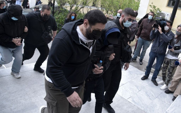 Δίκη Φουρθιώτη: Η ώρα της απολογίας για τους «σκηνοθετημένους» πυροβολισμούς στο σπίτι του