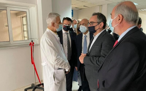 Εγκαίνια ΜΕΘ: Συνάντηση Κοντοζαμάνη-Σιούλη στο ΑΧΕΠΑ