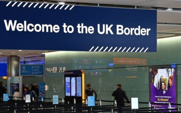 Το Ηνωμένο Βασίλειο ένα βήμα πριν τη μονομερή αναστολή της συμφωνίας του Brexit για τη Β. Ιρλανδία