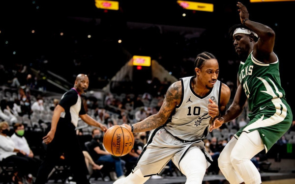 ΝΒΑ: Βαριά ήττα των Μπακς στο Τέξας (βίντεο)