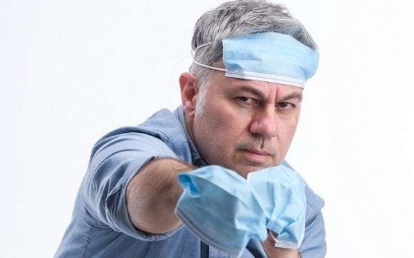 Xρ. Ζαραλίκος: Το χιούμορ είναι αντίδοτο αλλά δυστυχώς δεν είναι αντιικό