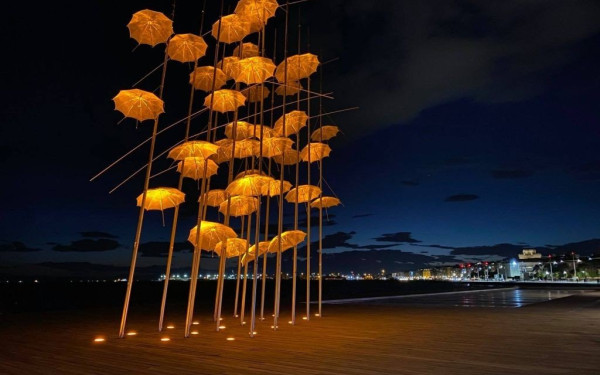 Θεσσαλονίκη: Επιστρέφουν στη Νέα Παραλία οι Ομπρέλες - Ξεκινά τη Δευτέρα η επανατοποθέτηση τους