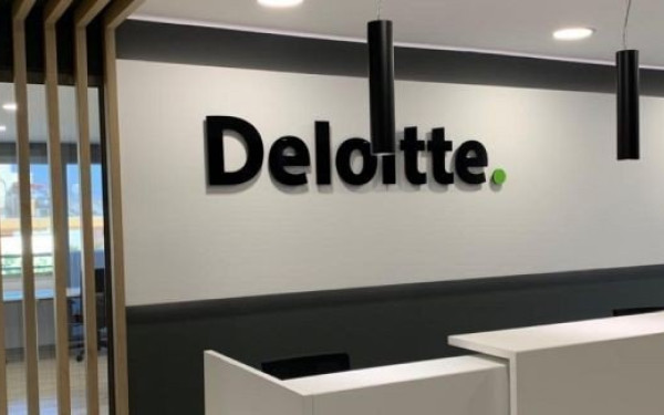 Deloitte: Από τα καλύτερα εργασιακά περιβάλλοντα στην Ευρώπη και παγκόσμια