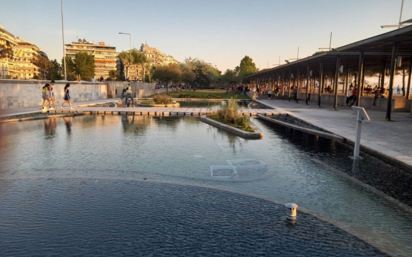 Παραδόθηκε ανακαινισμένος μετά από έξι μήνες ο Κήπος του Νερού στη Θεσσαλονίκη (φωτ.)