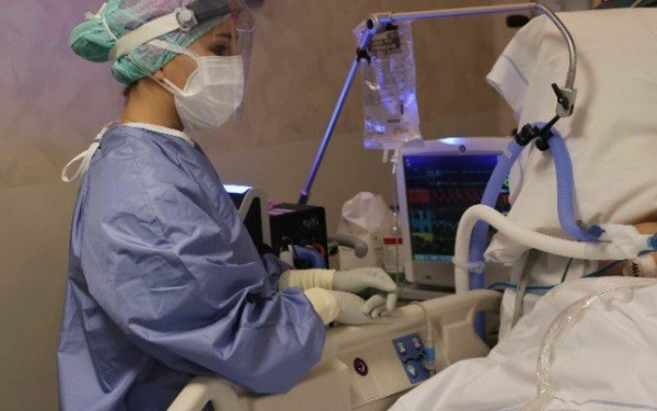 Διδάκτωρ παθολογίας προειδοποιεί: «Βαρίδι ο κορονοϊός για το ανοσοποιητικό - Η παραλλαγή Δέλτα μπορεί να επανέλθει»