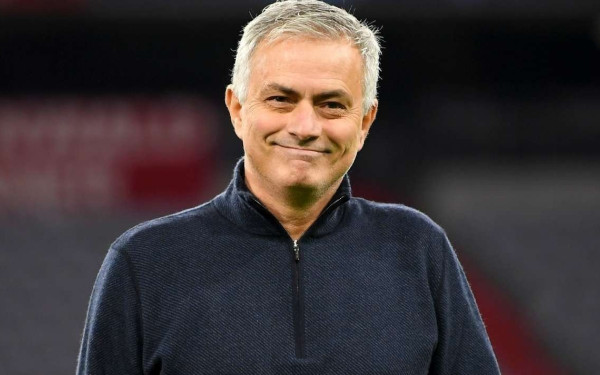 Ο Ζοζέ Μουρίνιο «πιστόλιασε» ξενοδοχείο της Κωνσταντινούπολης