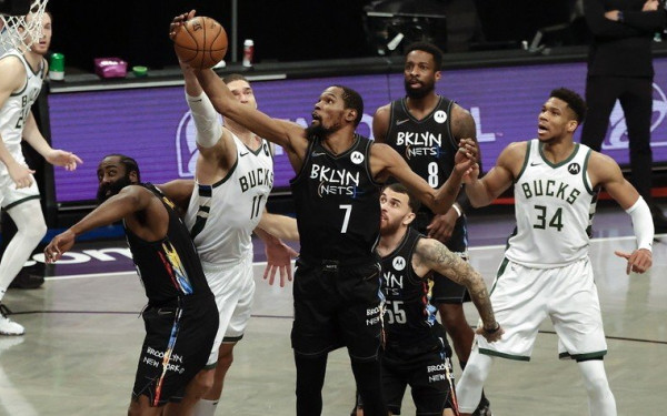 ΝΒΑ: Ο Ντουράντ άφησε άφωνο τον πλανήτη (βίντεο)