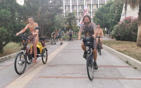 Θεσσαλονίκη: Σήμερα η 15η Διεθνής Γυμνή Ποδηλατοδρομία - "Ελάτε όσο γυμν@ τολμάτε"