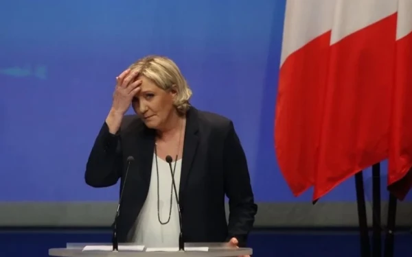 Γαλλία - Μαρίν Λεπέν: «Δεν θα εγκαταλείψω με κανέναν τρόπο την πολιτική»