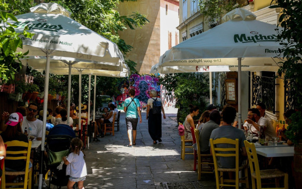 Η μετάλλαξη Δέλτα τα αλλάζει όλα: Ξεκινά ο υποχρεωτικός εμβολιασμός - Ποια τα σενάρια για τη λειτουργία της εστίασης