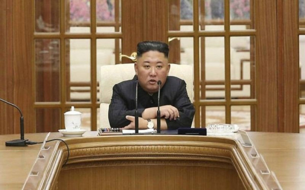 Ο Κιμ Γιονγκ Ουν «ξήλωσε» Βορειοκορεάτες αξιωματούχους για «σοβαρό συμβάν» που συνδέεται με τον κορονοϊό