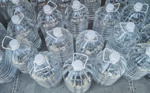 Θα πλημμύριζαν την αγορά με ποτά "μπόμπες" - Κατασχέθηκαν 21 χιλ. λίτρα παράνομης αιθυλικής αλκοόλης και εξοπλισμός ποτοποιίας