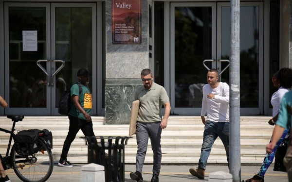 Θεσσαλονίκη: Ο Μπαντέρας κάνει καλό… και στα μαγαζιά (φωτ.)