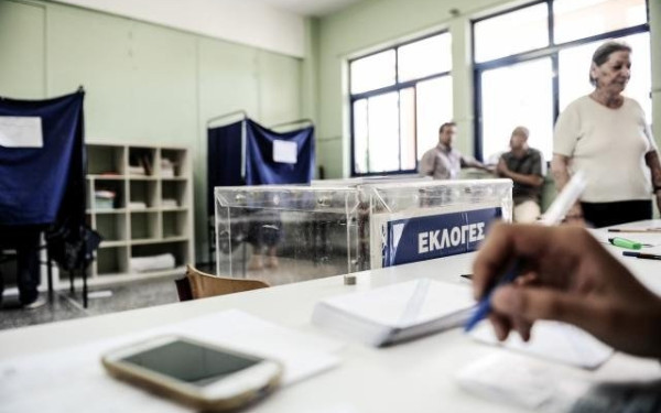 Δημοσκόπηση MRB: Αυτοδυναμία ΝΔ και Βουλή με 7 κόμματα (βίντεο)