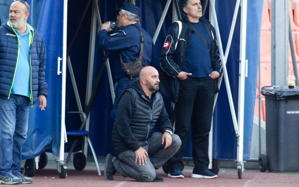 Και τι να κάνεις; Να κάτσεις να μαλώσεις;