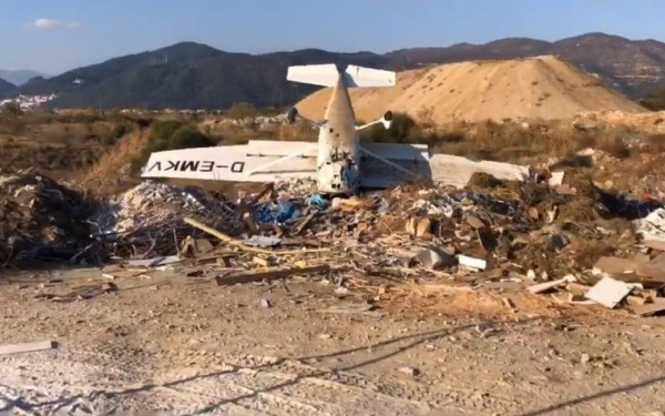 Σε χαράδρα σε κορυφή του Μιτσικελίου εντοπίστηκε το αεροσκάφος που χάθηκε την Κυριακή