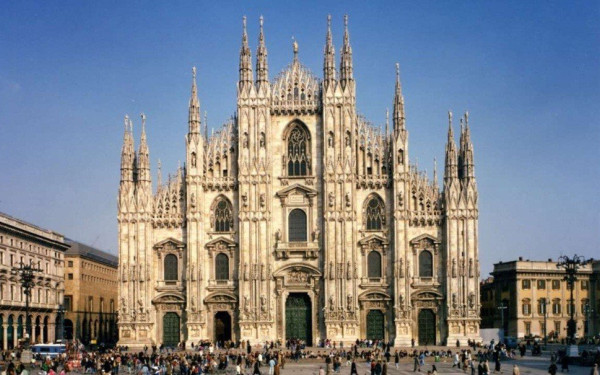 Ιταλία: Καταδικασμένος άνδρας για φόνο έπεσε από το Ντουόμο του Μιλάνου