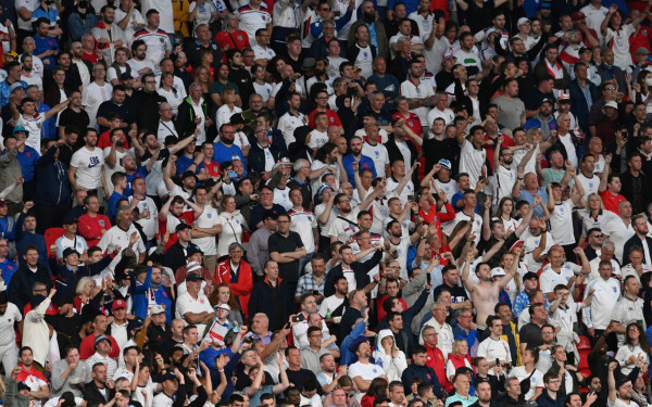 Αγγλία: Ανησυχία για τους χιλιάδες φιλάθλους χωρίς μάσκα στο Γουέμπλεϊ