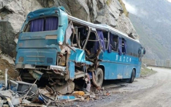 Πακιστάν: Τουλάχιστον 4 νεκροί και 18 τραυματίες από τη σύγκρουση λεωφορείου με φορτηγό