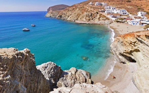 Η Daily Telegraph προτείνει τους «δέκα τελευταίους ανέγγιχτους παραδείσους» της Ελλάδας