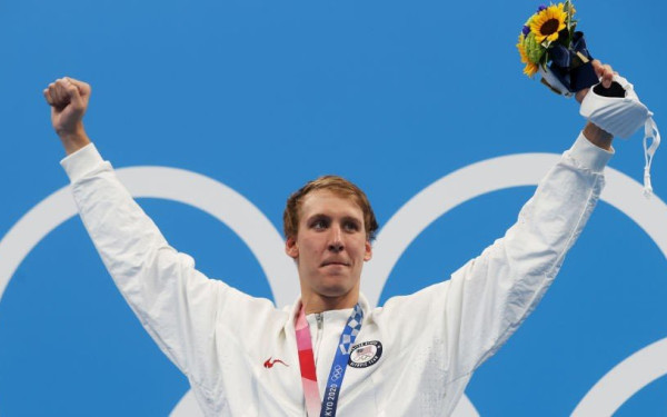 Η μη χρήση μάσκας από τους κολυμβητές στο βάθρο ενόχλησε τη ΔΟΕ