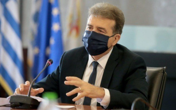 Χρυσοχοΐδης: Δύσκολο να ελεγχθεί η φωτιά στην Αχαΐα - Μάχη με τις φλόγες υπό αντίξοες συνθήκες