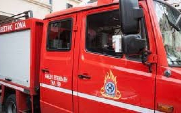 Σε εξέλιξη η φωτιά στον Μάραθο Ευρυτανίας