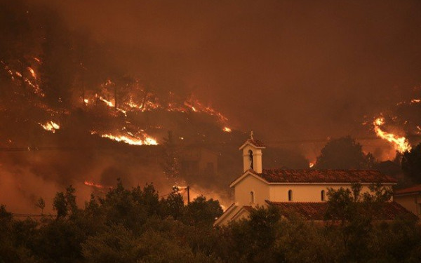 «Κόλαση» διαρκείας στην Εύβοια - Νέα αναζωπύρωση στις Γούβες - Προμηνύεται δύσκολη νύχτα  (βίντεο)