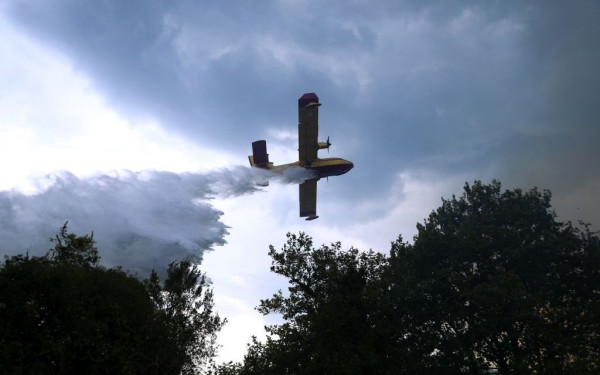 Μαίνεται η φωτιά στην Πρέβεζα: Μήνυμα του 112 στους κατοίκους της Φιλιππιάδας - «Παραμείνετε σε ετοιμότητα»