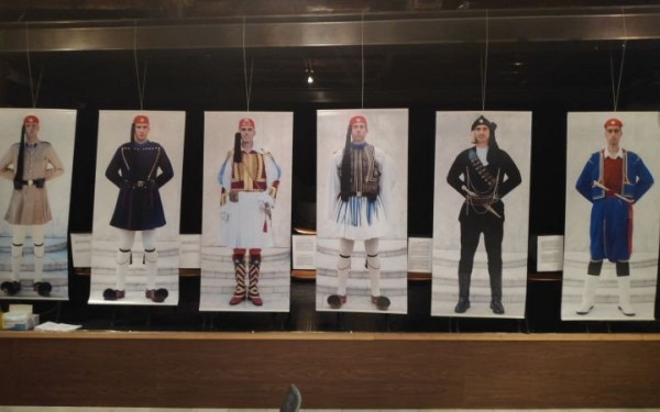 Εγκαίνια για την 16η έκθεση φωτογραφίας "ΕΥΖΩΝΕΣ / Οι φύλακες των αφανών" στη Θάσο (Φωτ.)