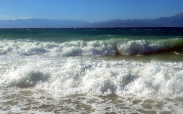 Περιπέτεια για 13χρονο στην Στυλίδα: Έπεσε με το ποδήλατό του στο λιμάνι - Βούτηξαν για να τον σώσουν οι φίλοι του