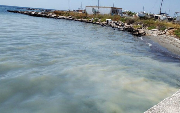 Καταγγελία για ακατέργαστα λύματα στη θάλασσα των Νέων Μουδανίων - Τι έδειξε η ανάλυση (φωτ.)