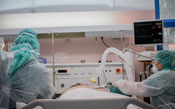Σοκαριστική επίθεση στη Γλυφάδα: Μάχη για τη ζωή της δίνει 70χρονη - Τη χτύπησε με πέτρα άνδρας με 18 αποδράσεις από ψυχιατρικά ιδρύματα» Σοκαριστική επίθεση στη Γλυφάδα: Μάχη για τη ζωή της δίνει 70χρονη - Τη χτύπησε με πέτρα άνδρας με 18 αποδράσεις από ψυχιατρικά ιδρύματα»