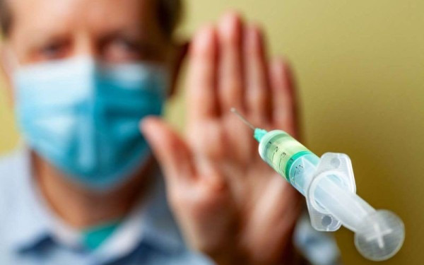 Με παιδικά τραύματα συνδέουν οι επιστήμονες την άρνηση των εμβολίων Covid-19 