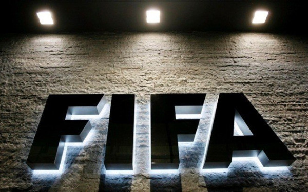 Η FIFA τιμώρησε την Ομοσπονδία του Ισημερινού για ομοφοβικά συνθήματα