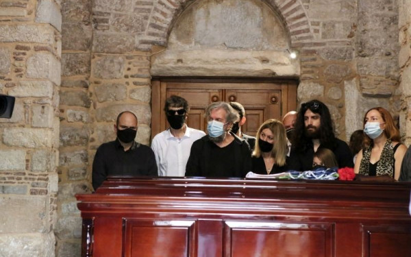 Μίκης Θεοδωράκης: Από τις 10:00 σήμερα το λαϊκό προσκύνημα - Πλήθος κόσμου αποχαιρετά τον οικουμενικό δημιουργό