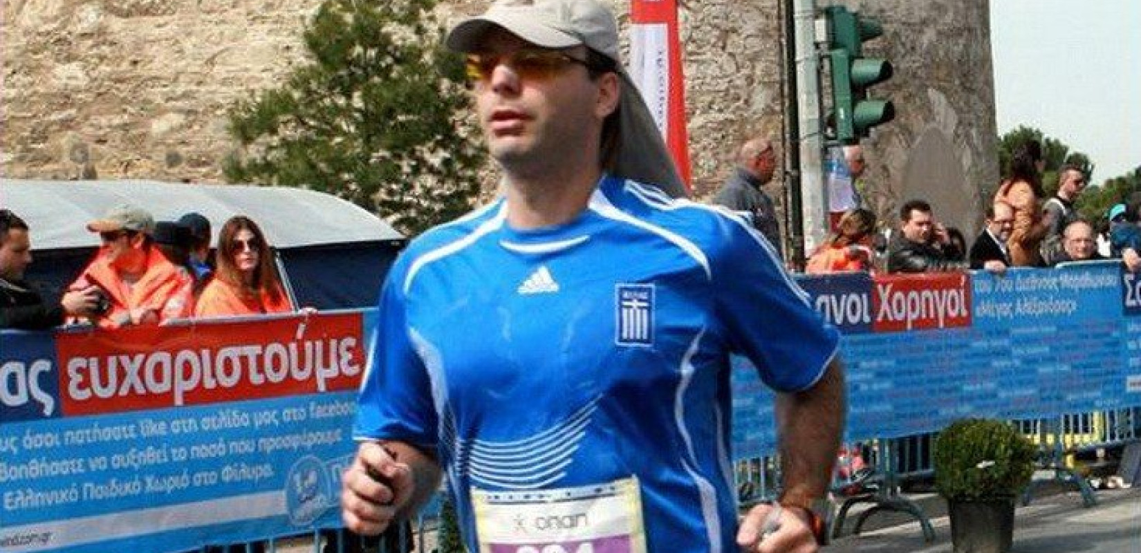 Θα διασχίσει τρέχοντας την Ελλάδα 